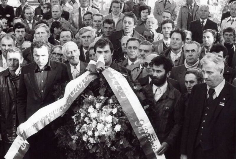 Solidarnosc RI na grobie W Witosa Wierzchosawice 1981r