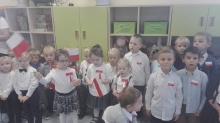 Zaśpiewali hymn w przedszkolu