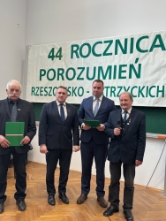 Czytaj więcej: Odznaka „W Obronie Polskiej Ziemi” dla śp. Stanisława Chrobaka 